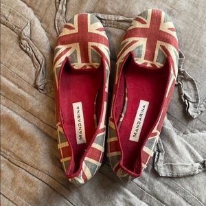 💥BOGO💥 British flats Fits like an 8 - UK sizing